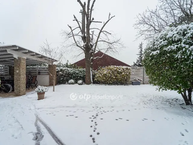 Eladó ház Budapest II. kerület, Szemlőhegy 210 nm