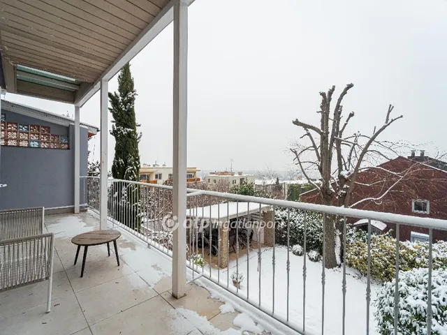 Eladó ház Budapest II. kerület, Szemlőhegy 210 nm