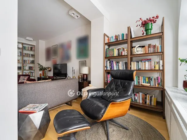 Eladó ház Budapest II. kerület, Szemlőhegy 210 nm