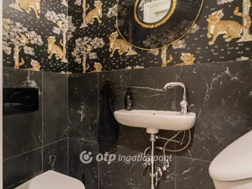 Eladó ház Budapest II. kerület, Szemlőhegy 210 nm