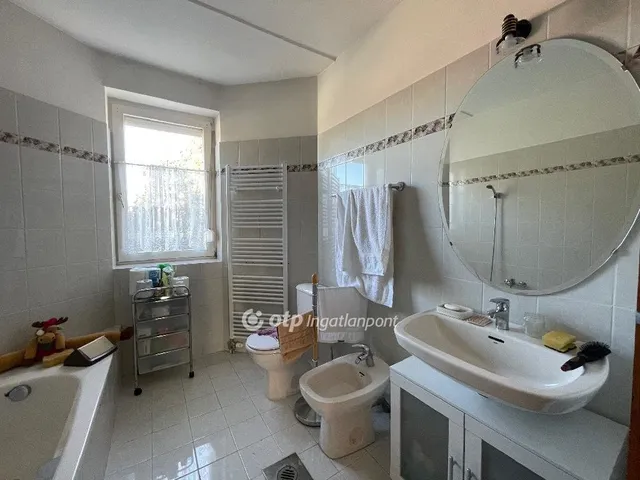 Eladó ház Budapest XVIII. kerület, Miklóstelep 187 nm