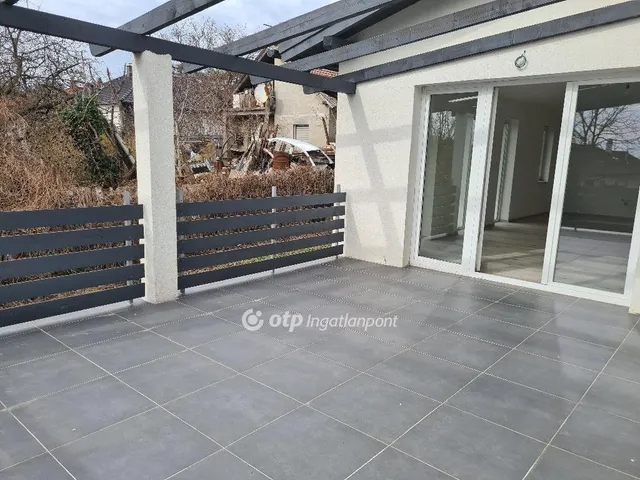 Eladó ház Érd, Fenyves-Parkváros 130 nm