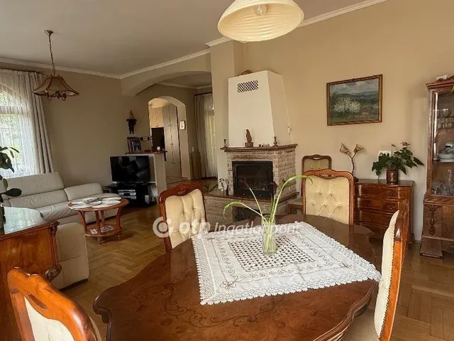 Eladó ház Budapest II. kerület, Hársakalja 135 nm