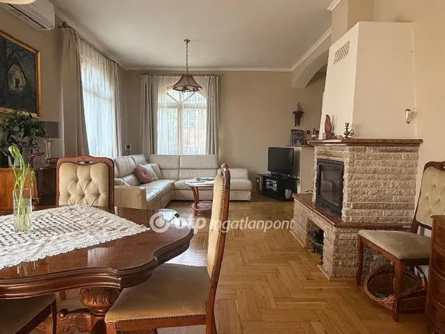 Eladó ház Budapest II. kerület, Hársakalja 135 nm