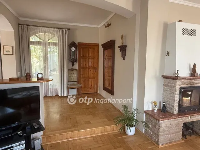 Eladó ház Budapest II. kerület, Hársakalja 135 nm