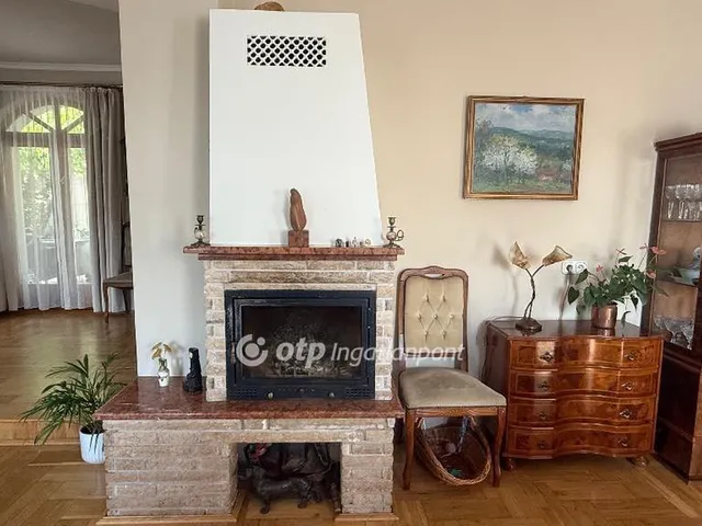 Eladó ház Budapest II. kerület, Hársakalja 135 nm