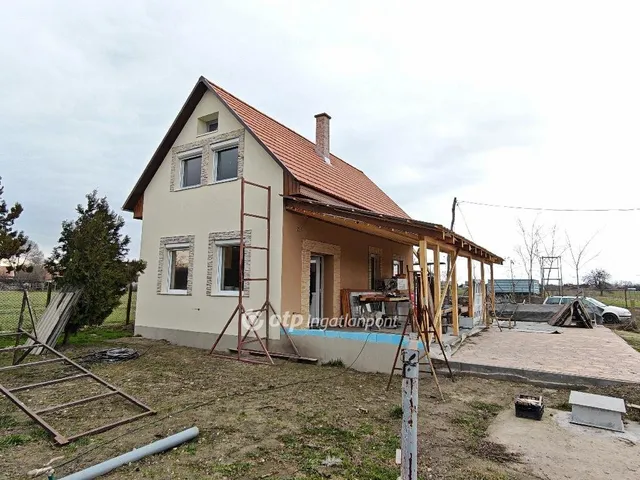 Eladó ház Dömsöd 288 nm