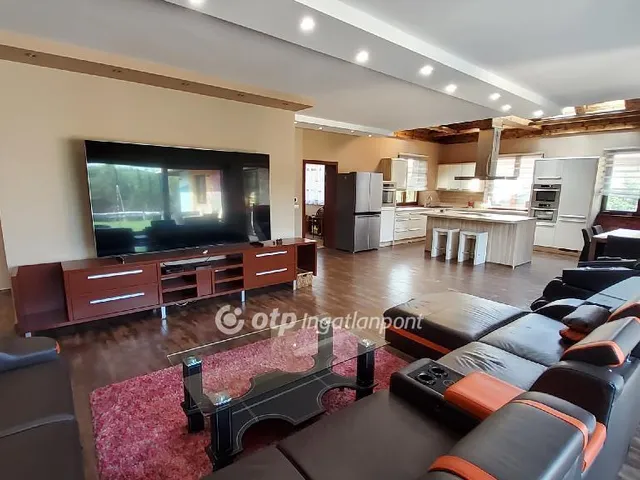 Eladó ház Vecsés, Kispatak-lakópark 240 nm