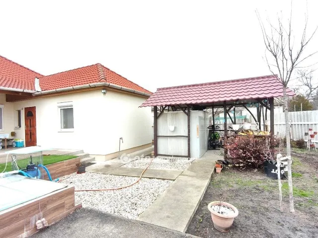 Eladó ház Üllő 103 nm