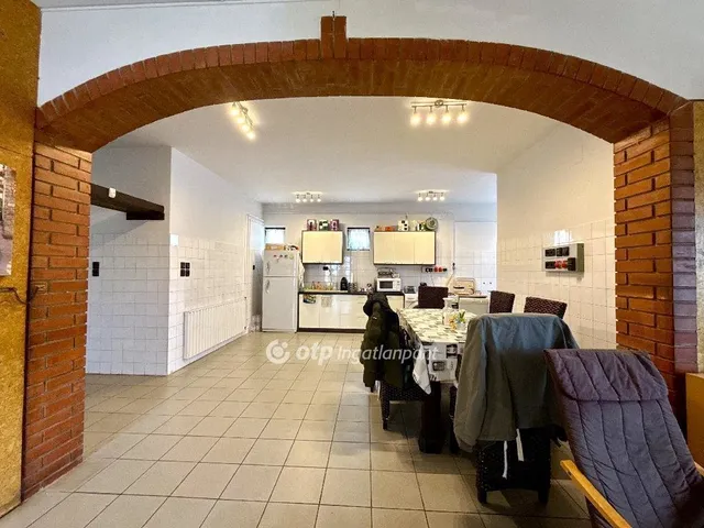 Eladó ház Farmos 387 nm