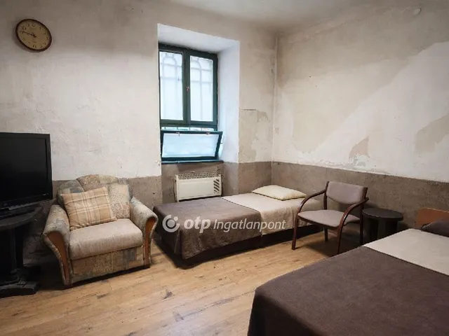 Eladó lakás Budapest VI. kerület, Nagykörúton kívüli terület 112 nm