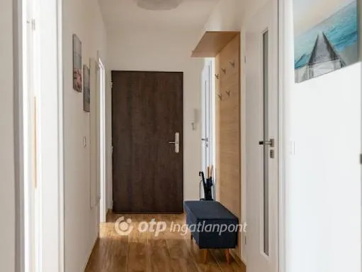 Eladó lakás Balatonkenese 83 nm