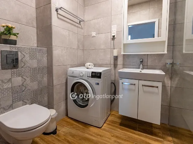 Eladó lakás Balatonkenese 83 nm