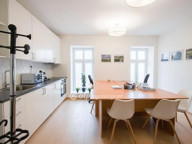 Eladó lakás Balatonkenese 37 nm