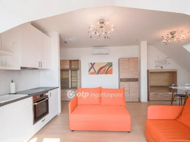 Eladó lakás Balatonkenese 42 nm