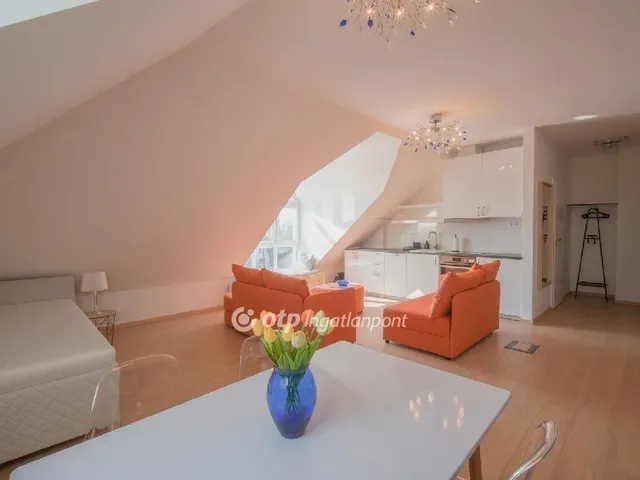 Eladó lakás Balatonkenese 42 nm