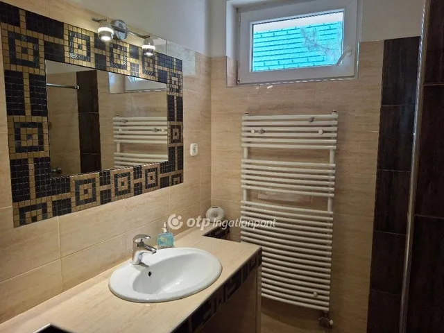 Eladó ház Érd, Fenyves-Parkváros 214 nm