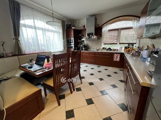 Eladó ház Budapest XXI. kerület 257 nm