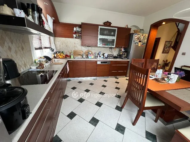 Eladó ház Budapest XXI. kerület 257 nm