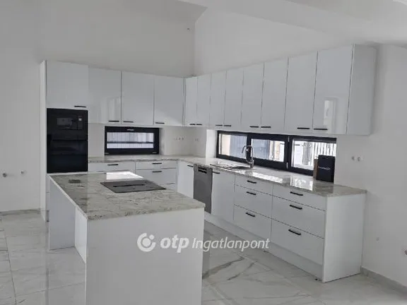 Eladó ház Vecsés 241 nm