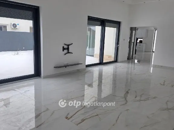 Eladó ház Vecsés 241 nm