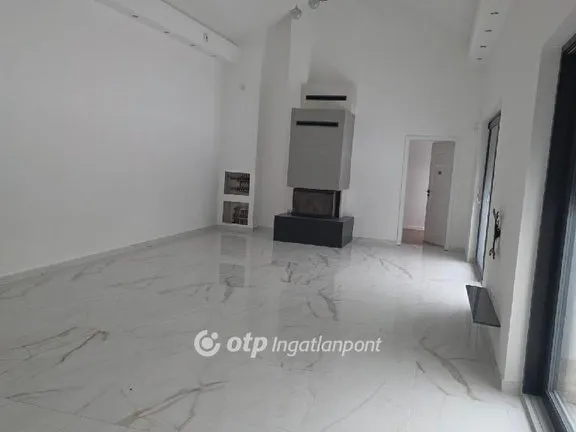 Eladó ház Vecsés 241 nm