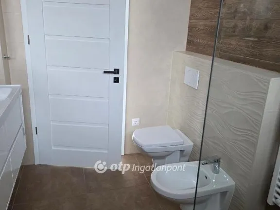 Eladó ház Vecsés 241 nm