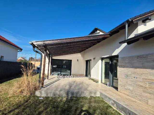 Eladó ház Vecsés 241 nm