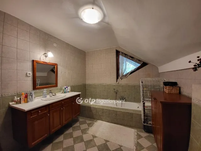 Eladó ház Budaörs, Frankhegy 286 nm