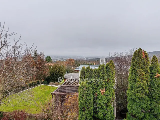 Eladó ház Budaörs 270 nm