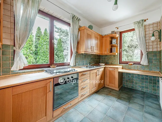 Eladó ház Budaörs 270 nm