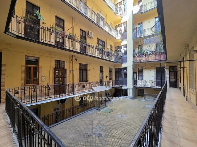 Eladó lakás Budapest VIII. kerület, Corvin negyed 68 nm