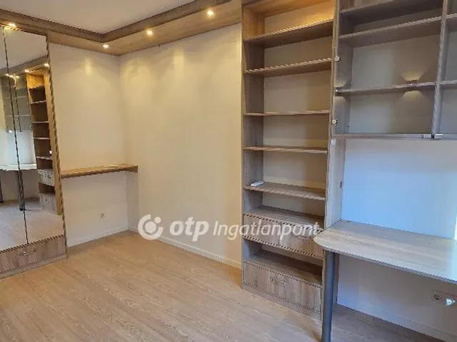 Eladó ház Diósd 291 nm