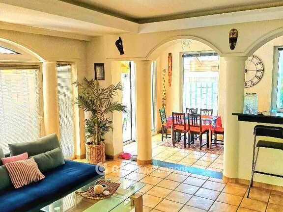 Eladó ház Kisoroszi 333 nm