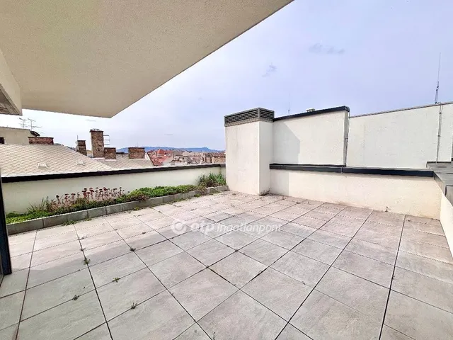 Eladó lakás Budapest VIII. kerület 96 nm