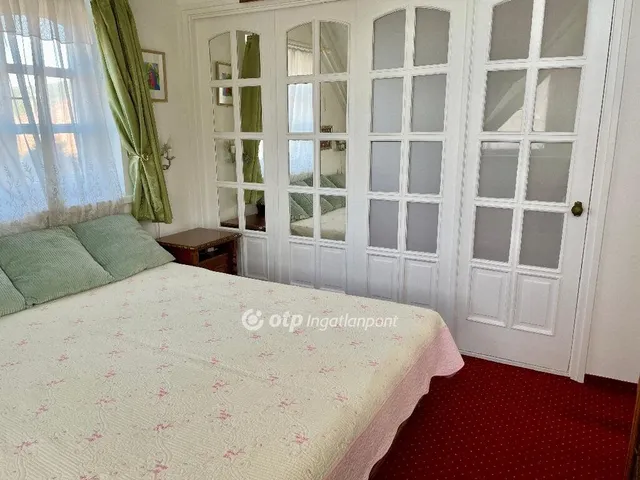 Eladó ház Penc 190 nm