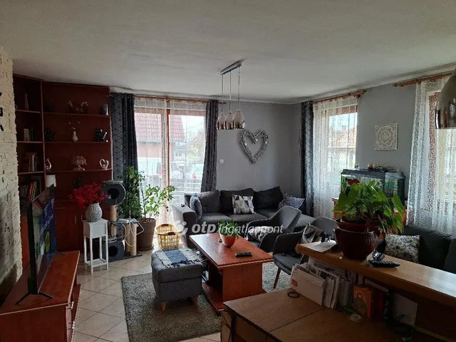 Eladó ház Iváncsa 104 nm