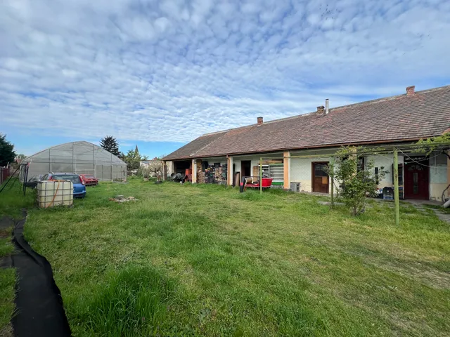 Eladó ház Budapest XV. kerület 185 nm