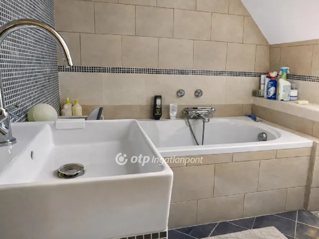 Eladó ház Budapest II. kerület 184 nm