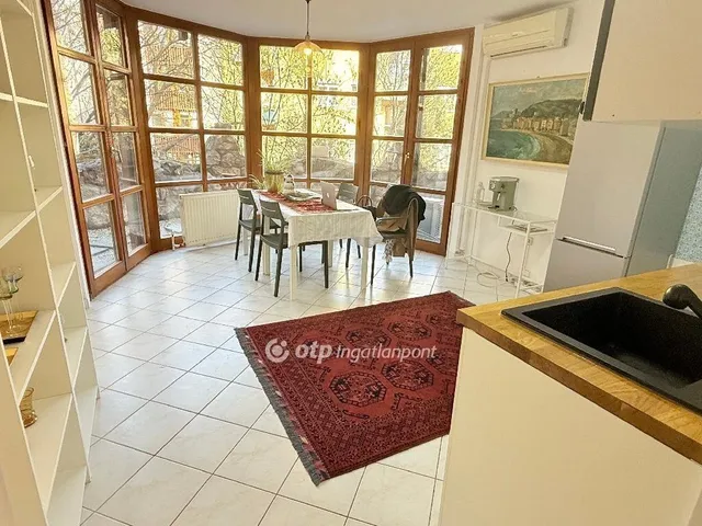 Eladó lakás Budapest I. kerület 123 nm