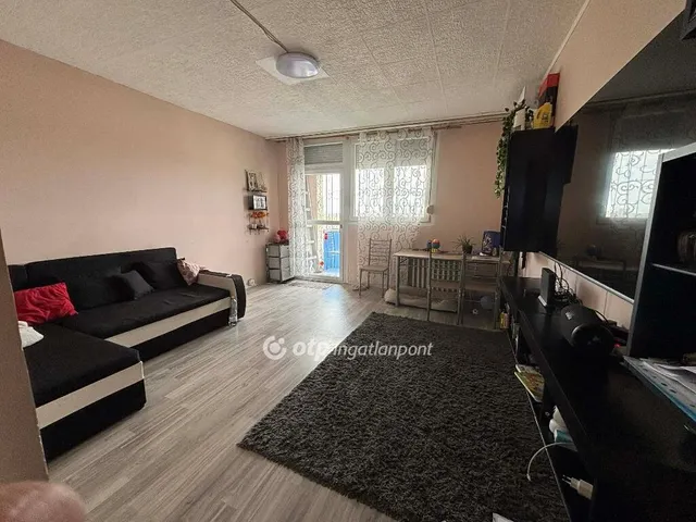 Eladó lakás Cegléd 61 nm
