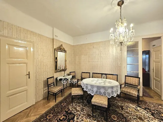 Eladó lakás Budapest I. kerület 102 nm