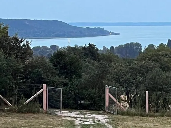 Eladó telek Balatonalmádi 2389 nm