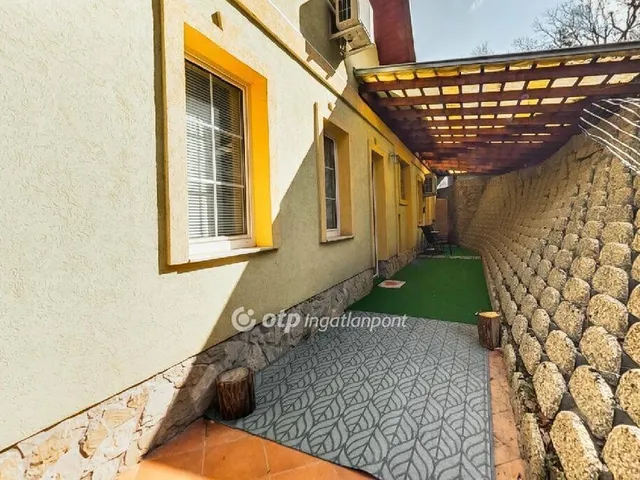 Eladó ház Budapest II. kerület, Hársakalja 360 nm