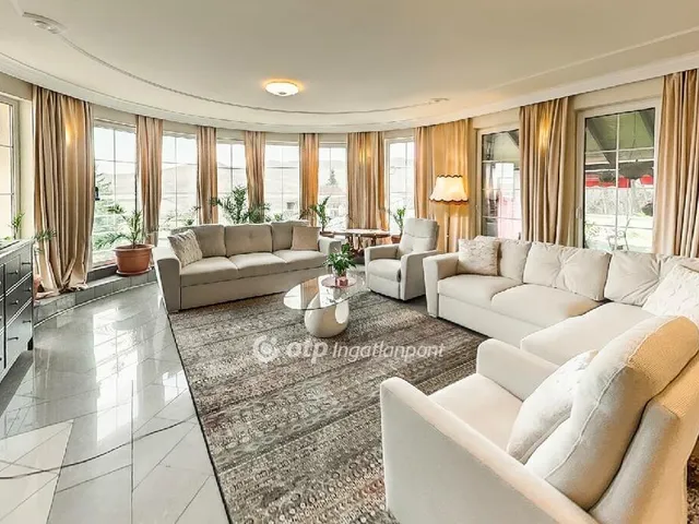 Eladó ház Budapest II. kerület, Hársakalja 360 nm