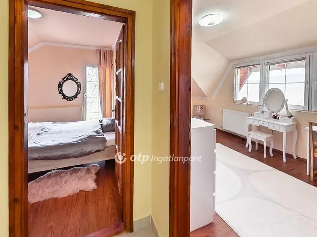Eladó ház Budapest II. kerület, Hársakalja 360 nm