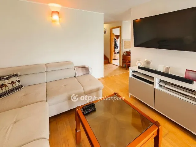 Eladó ház Tinnye 197 nm