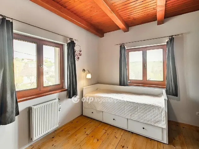 Eladó ház Tinnye 197 nm