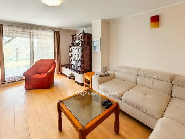 Eladó ház Tinnye 197 nm
