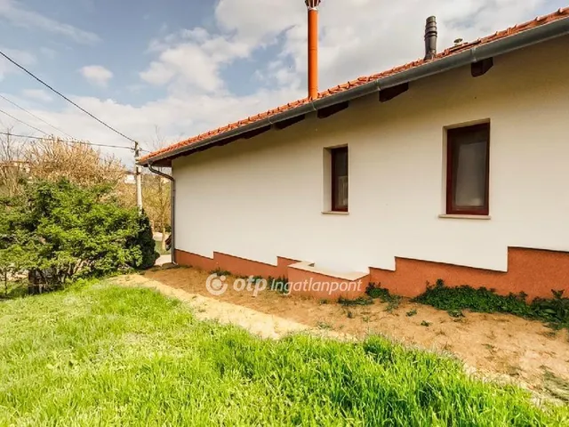 Eladó ház Tinnye 197 nm